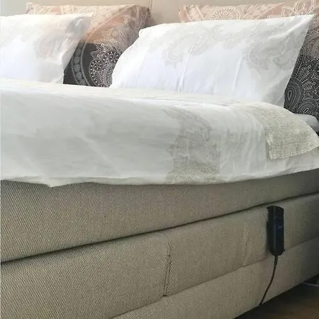 Lucia Apartman *
